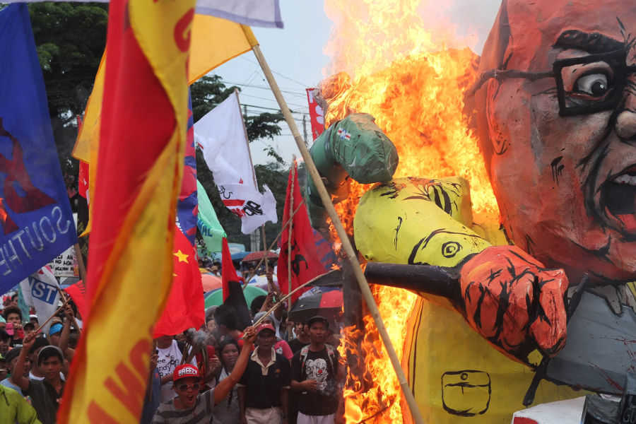 Protest Puppetry in the Philippines, 2013, Photo: Jonas Staal