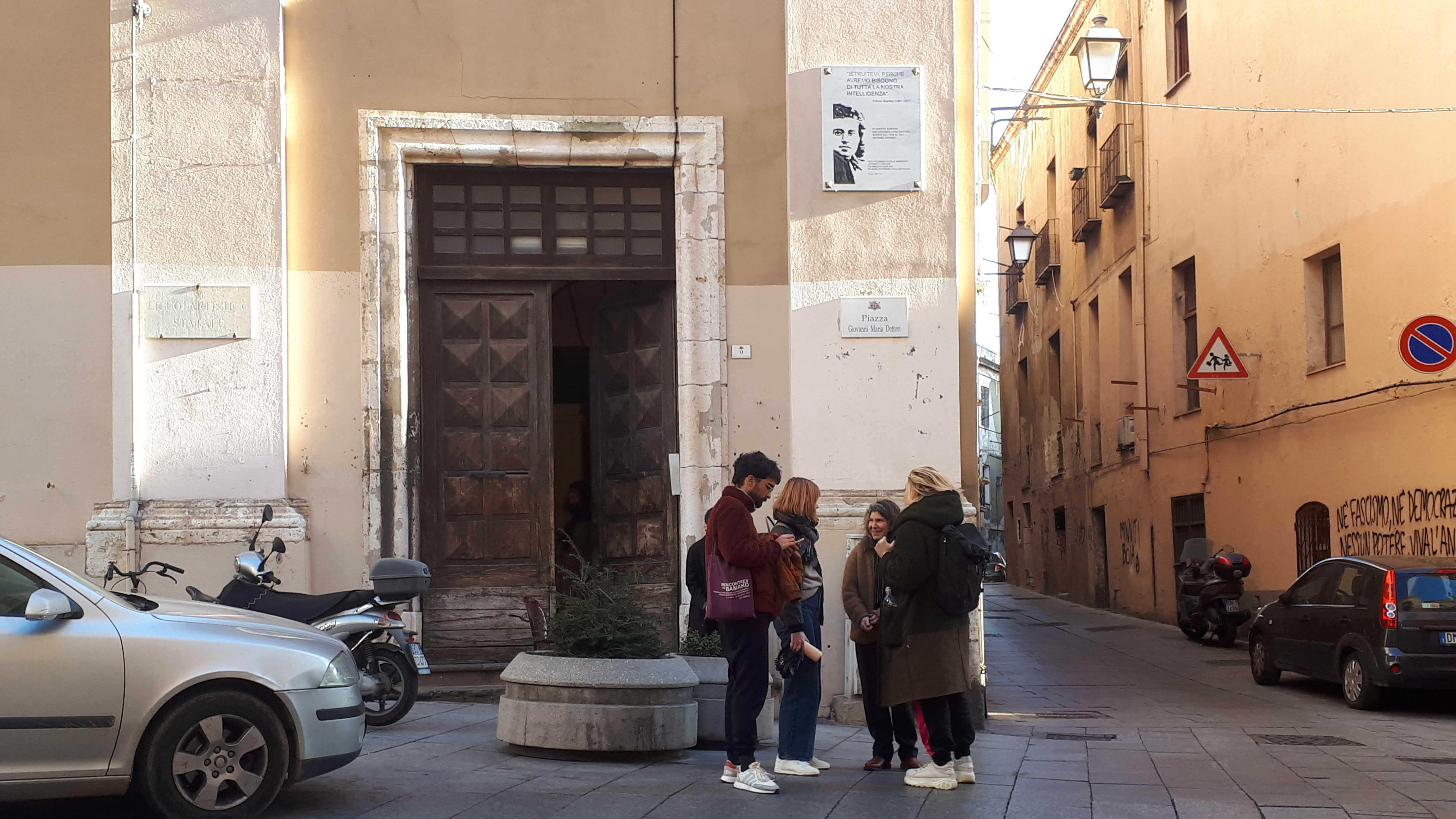 Rana Hamadeh with students from Justice Economy Factory workshop outside  the school of Antonio Gramsci. Photo credits: Nikos Doulos