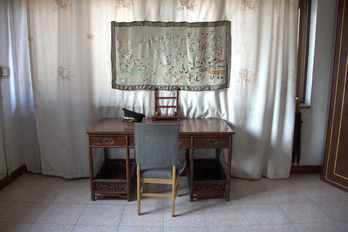 Kristiina Koskentola / Officers table, ash and urn release room, Donglio crematory