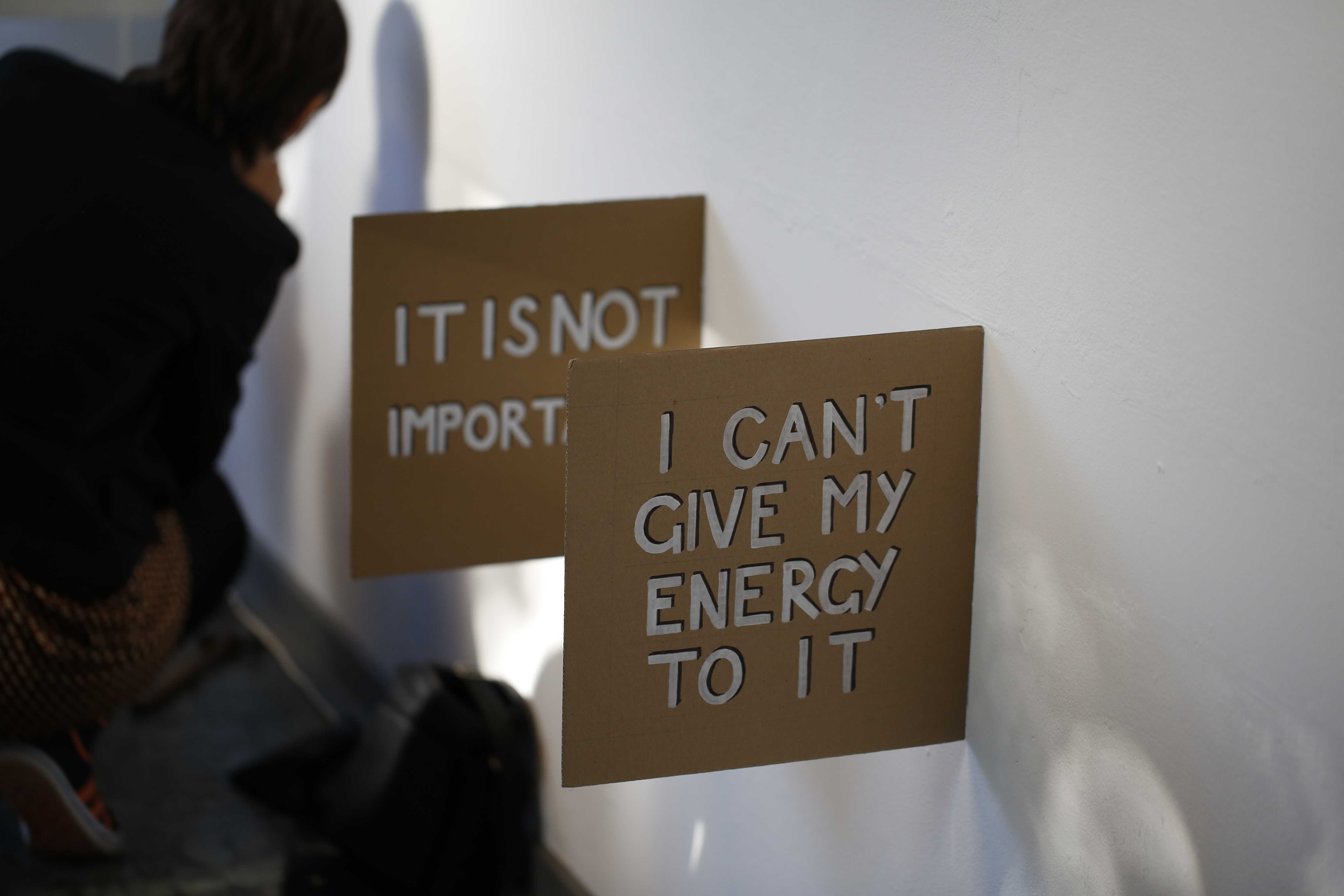 Eona Mcallum: I Can't Give My Energy To It- installation at Upominki, 2014