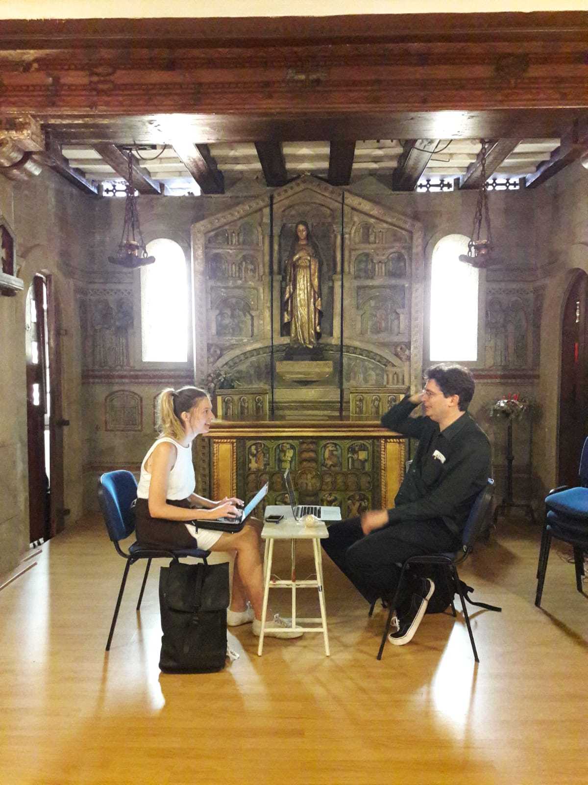 DAI Roaming Academy in Barcelona. Day 1: face to face meeting between theory tutor Sven Lütticken and student Samantha McCulloch at Centre Sant Pere. Photo: Nikos Doulos