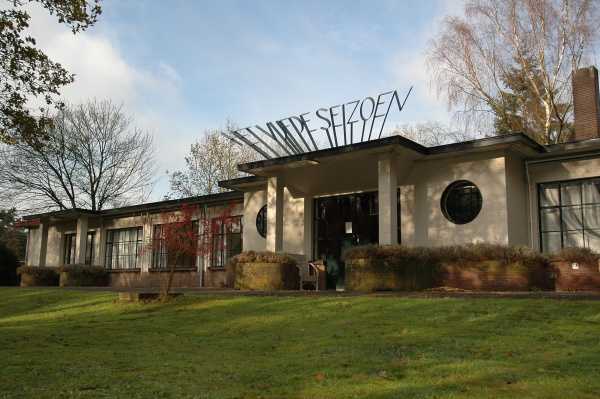 Het Vijfde Seizoen (The Fifth Season) is a residence for artists in Den Dolder, the Netheerlands.