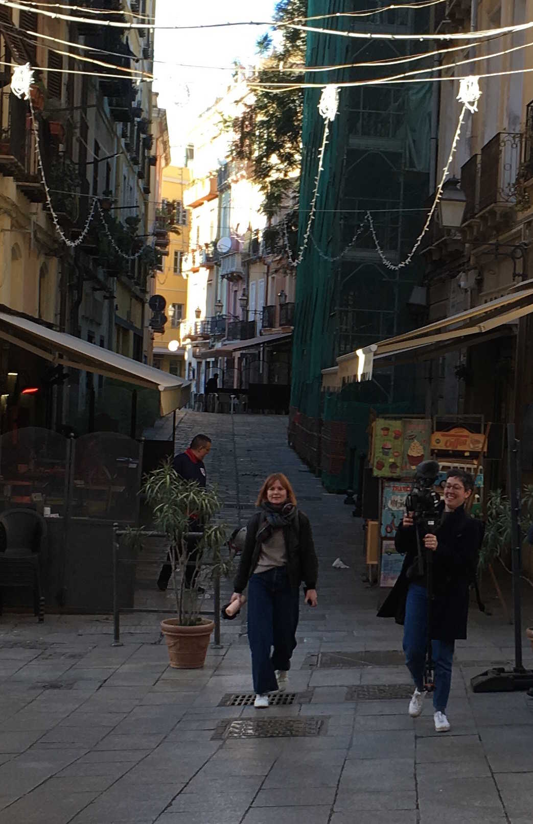 DAIcumentary team (Krista Jantowski and Silvia Ulloa) roaming in Cagliari. January 2018. Photo: Jacq van der Spek.