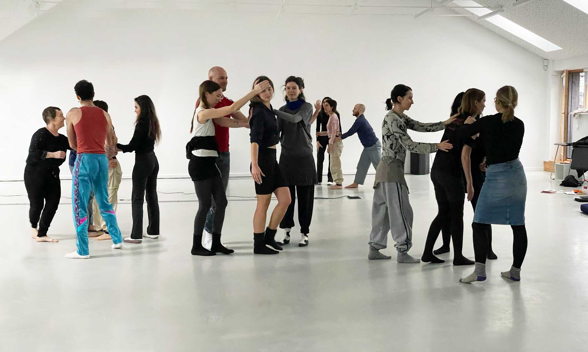 COOP study group ~Choreopoethics: undisciplined corporeal publishing and choreographic planning. Improvisation session lead by Lilia Di Bella. Nida, January 2024. Photo credit: Noam Youngrak Son.